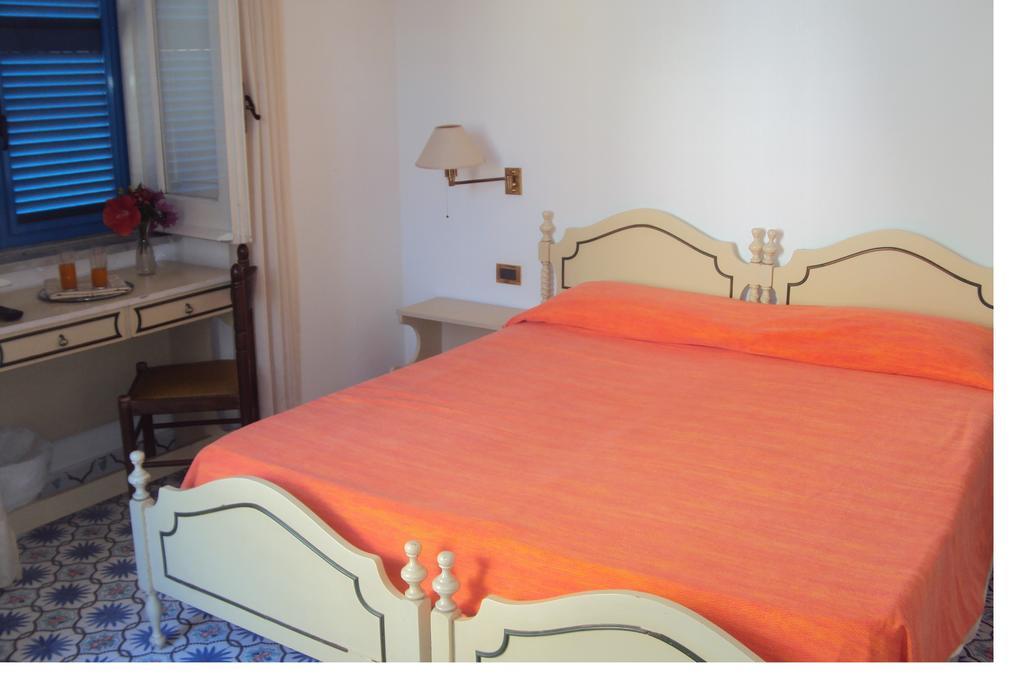Hotel Villa Hermosa Ischia Pokój zdjęcie